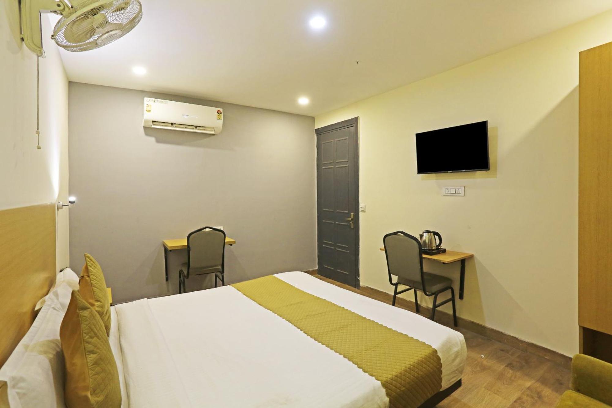 Hotel Twamev Residency Uttam Nagar Couple Friendly Delhi  Exterior photo