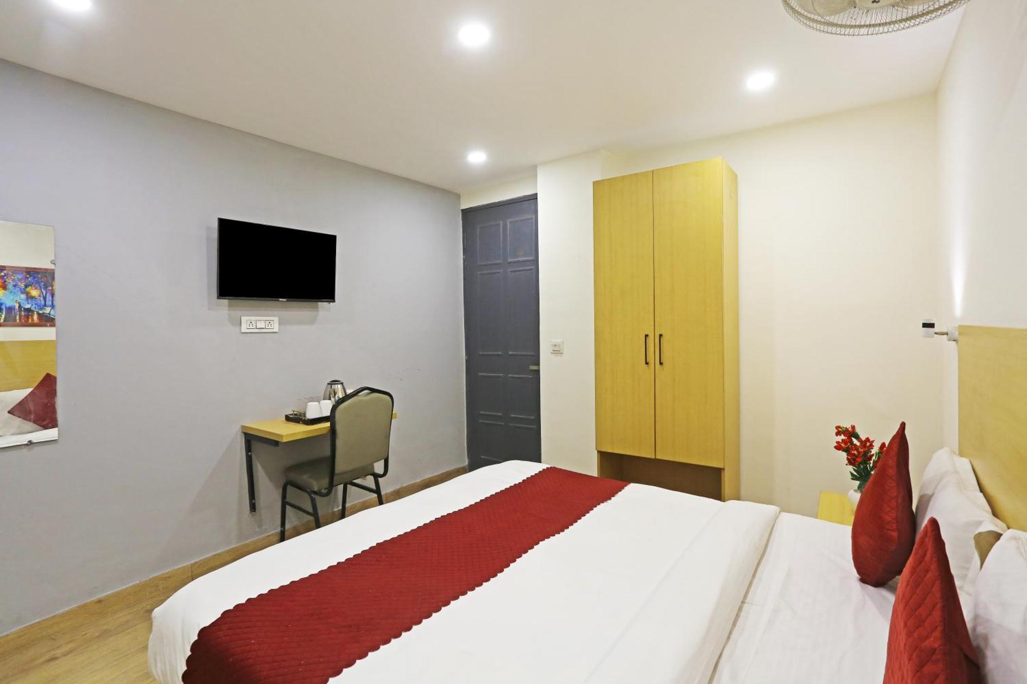 Hotel Twamev Residency Uttam Nagar Couple Friendly Delhi  Exterior photo