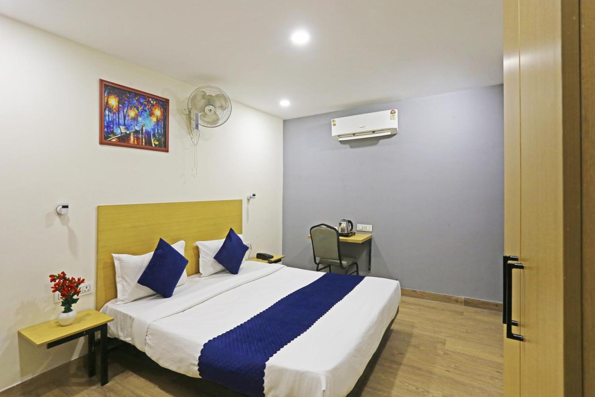 Hotel Twamev Residency Uttam Nagar Couple Friendly Delhi  Exterior photo